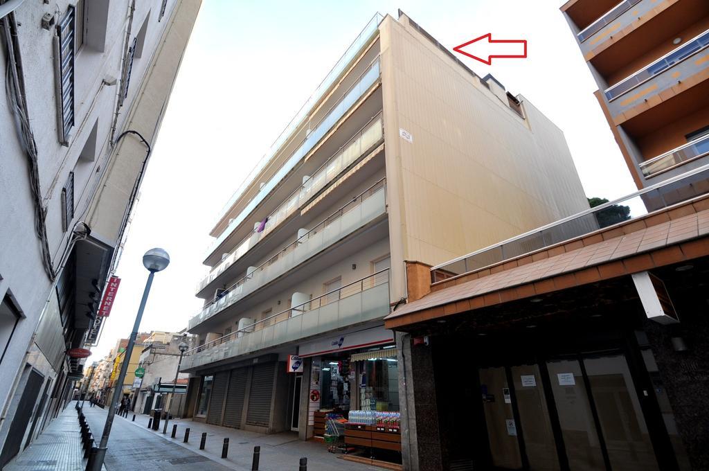 Apartament Duplex Llaverias リョレート・デ・マル エクステリア 写真